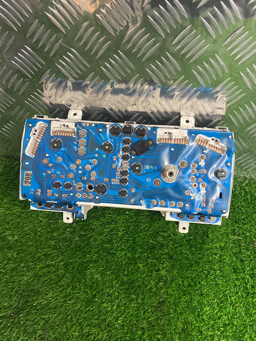 1989 - 2004 Toyota Hiace Instrument Cluster  83010-26540