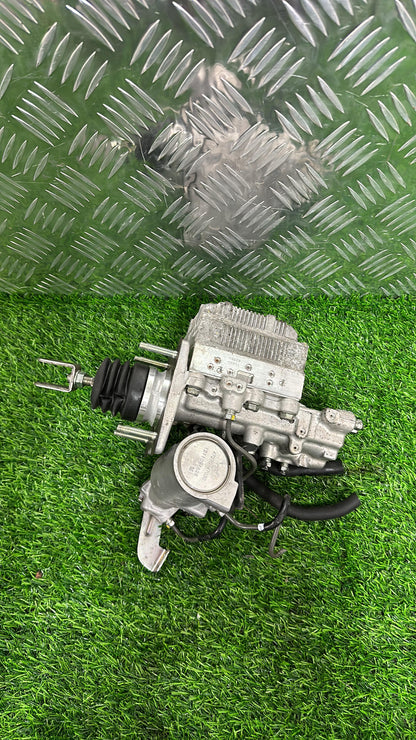 2009 - 2015 Toyota Prius ABS Booster Assembly 47210-47330