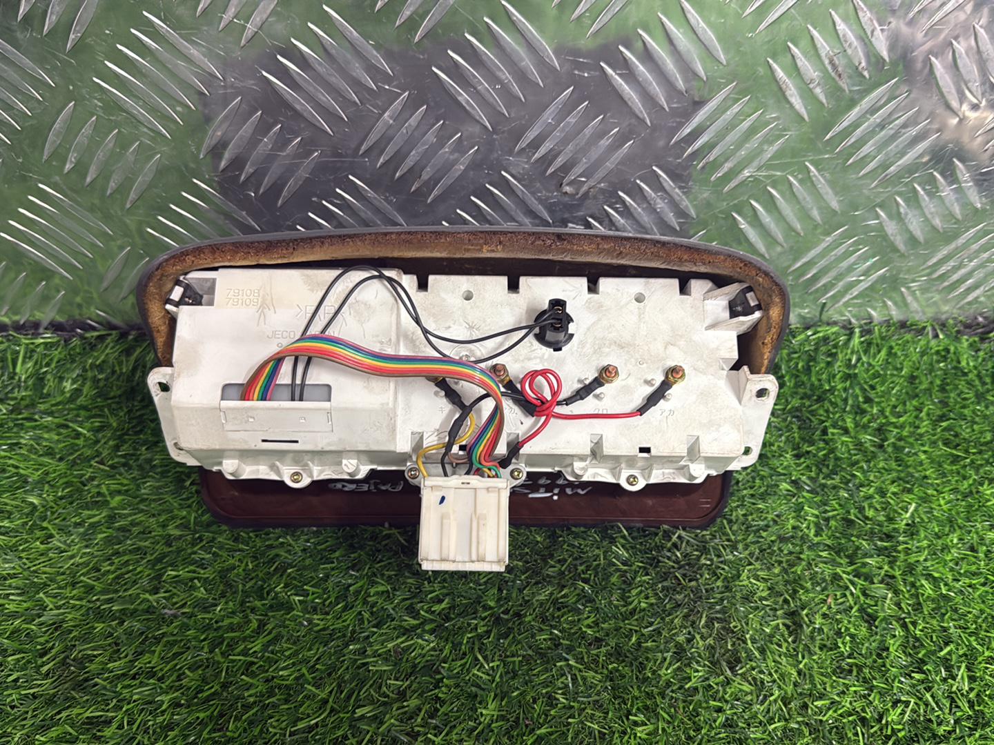 1991 - 1997 Mitsubishi Pajero Multi-Function Display