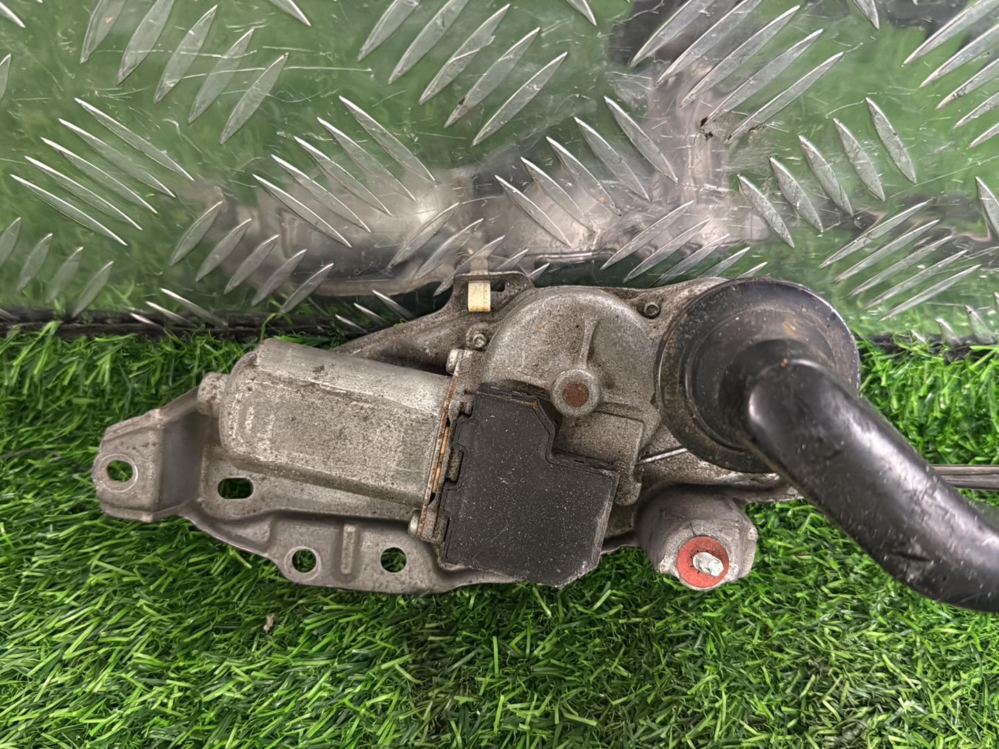 2005 - 2019 Toyota Hiace Rear Wiper Motor 85130-26121