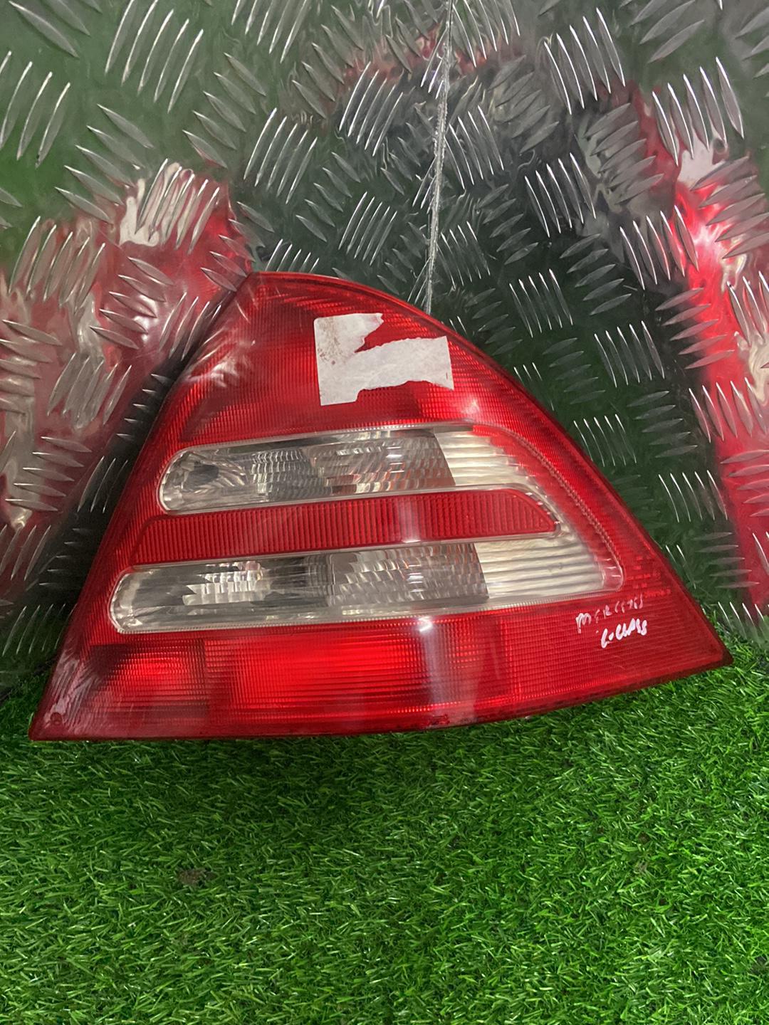 2000 - 2007 Mercedes-Benz C-Class Right Taillight 2038200264