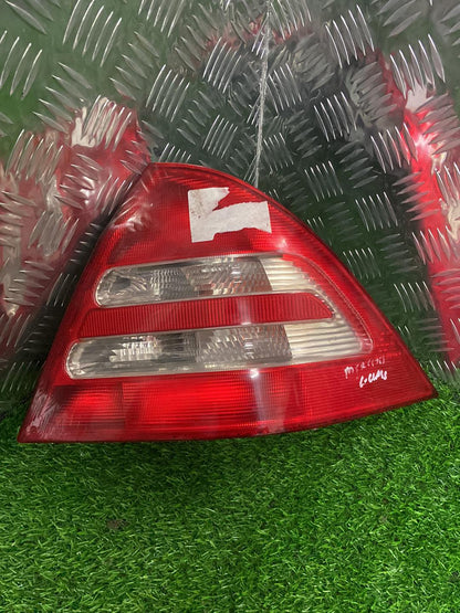 2000 - 2007 Mercedes-Benz C-Class Right Taillight 2038200264