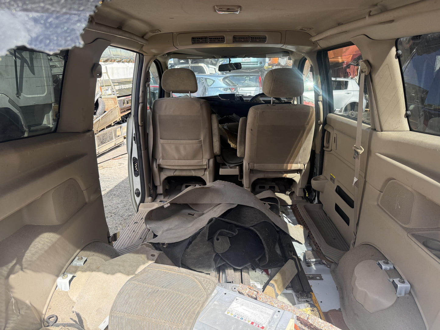 2005 Nissan Serena QR20-524862A WRECKING FOR PARTS ONLY