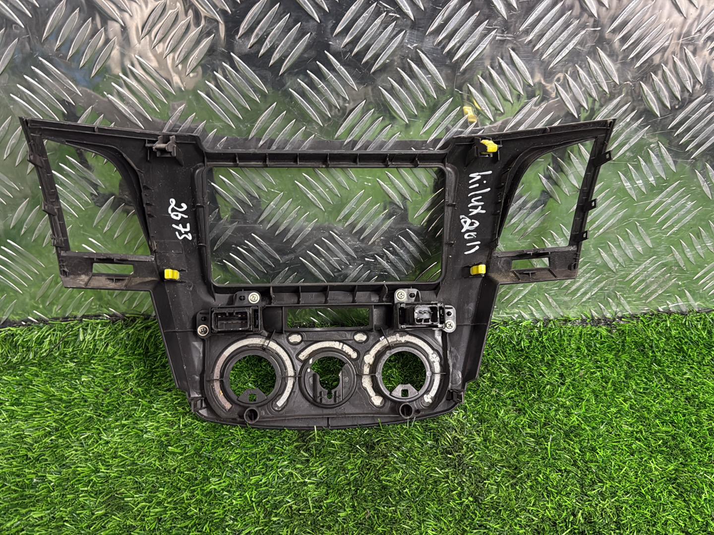 2005 - 2015 Toyota Hilux Dash Vent Surround Centre TOYOTA 55420-0K090