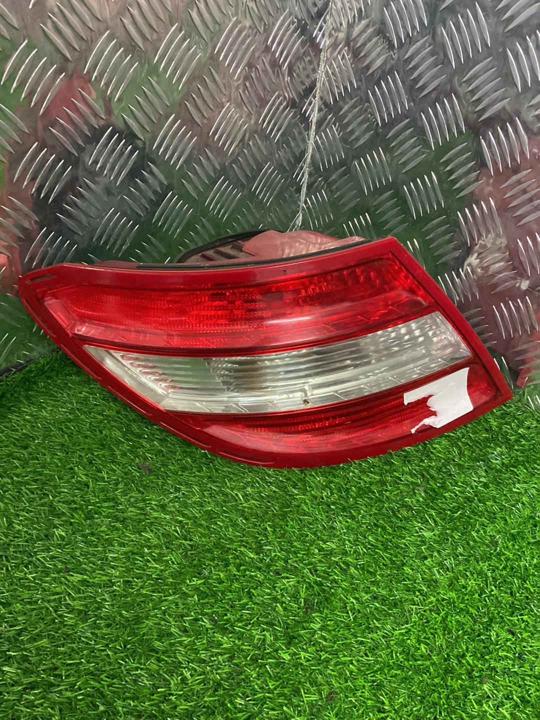 2007 - 2015 Mercedes-Benz C-Class Left Taillight 2048202964