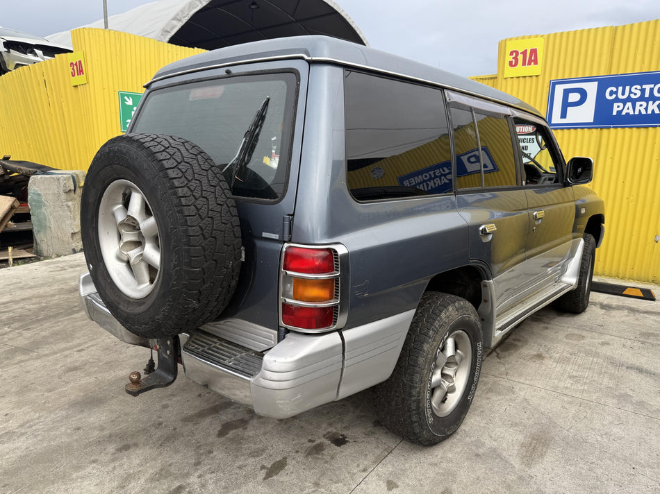 1997 Mitsubishi Pajero 6G74-CK05438 WRECKING FOR PARTS ONLY