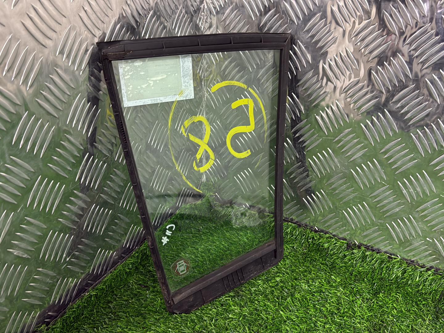 2004 - 2012 Nissan Tiida Right Rear Quarter Door Glass Hatch - M31.08