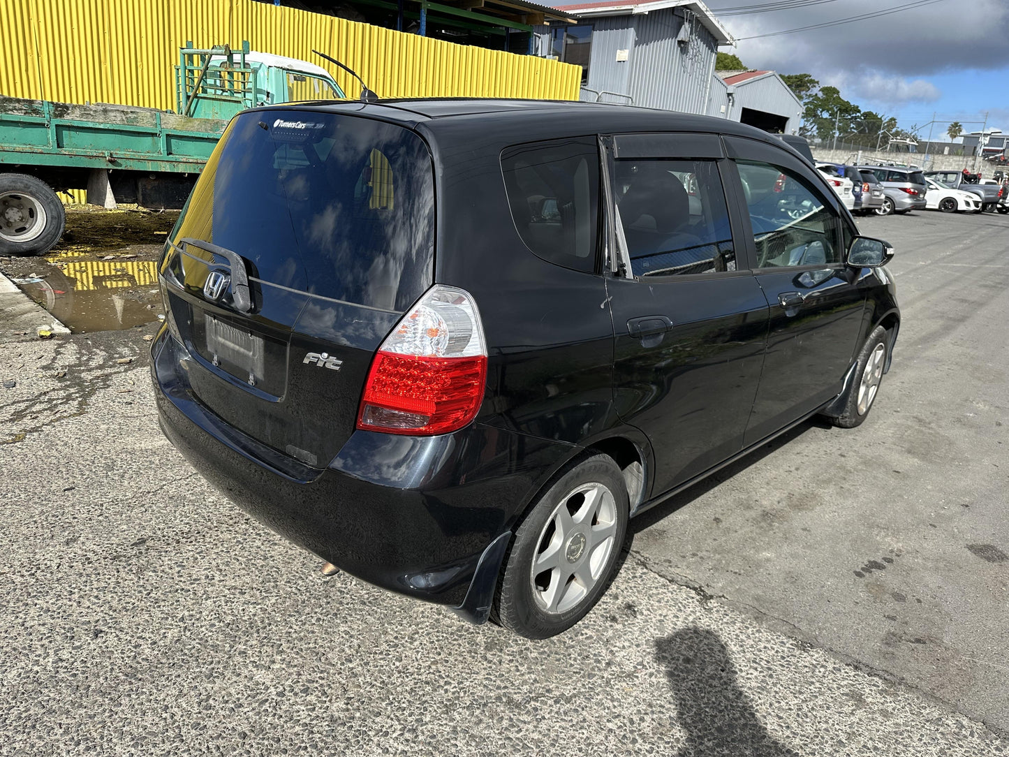 2005 Honda Fit LI31-187052 WRECKING FOR PARTS ONLY