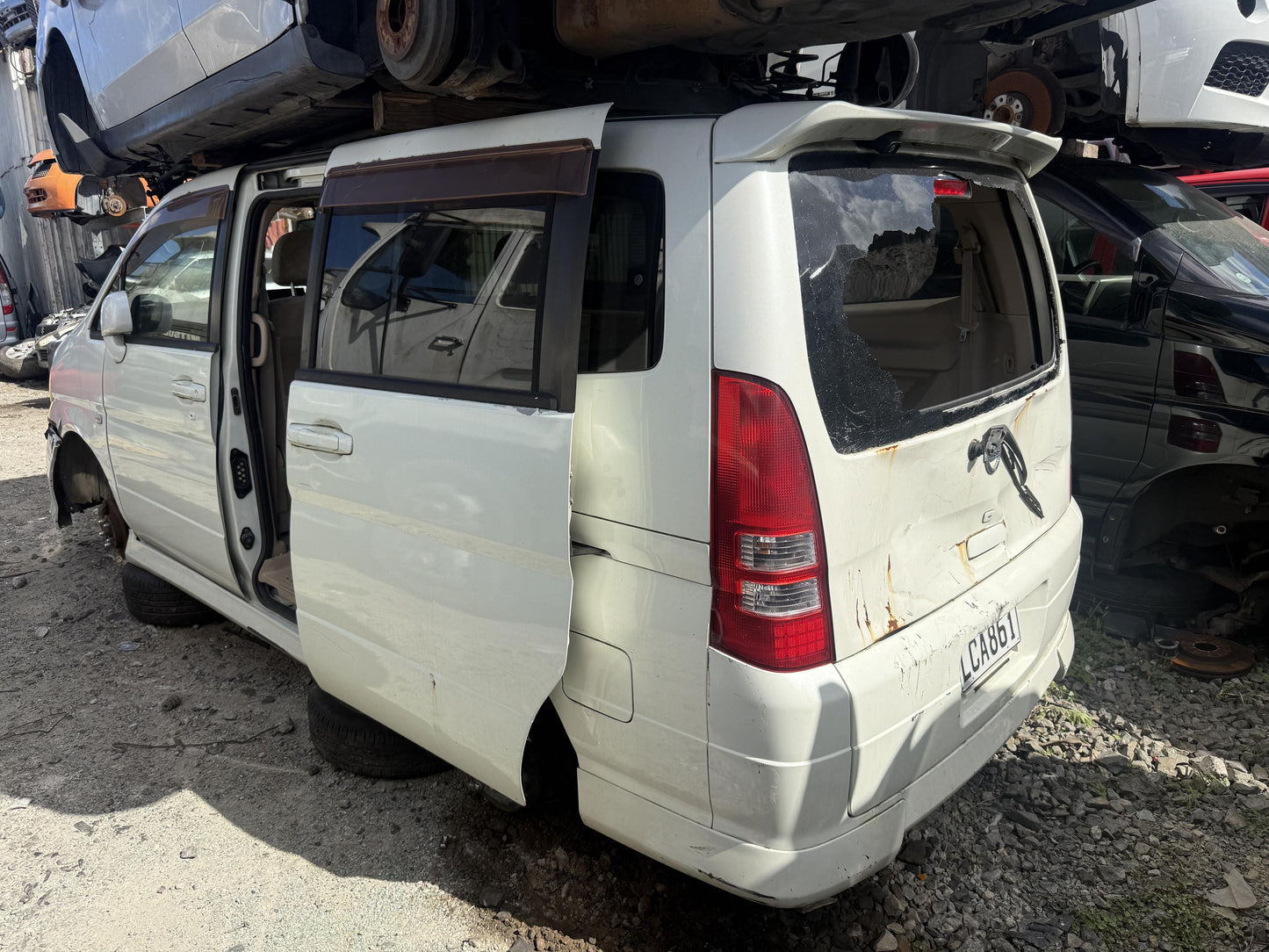 2005 Nissan Serena QR20-524862A WRECKING FOR PARTS ONLY