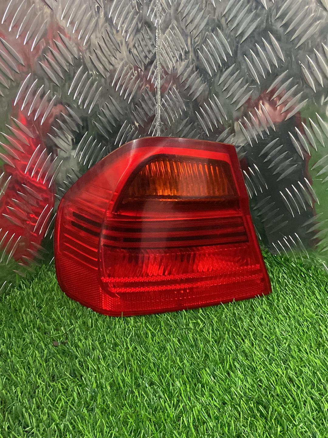 2004 - 2011 BMW 320i Left Taillight 6937457
