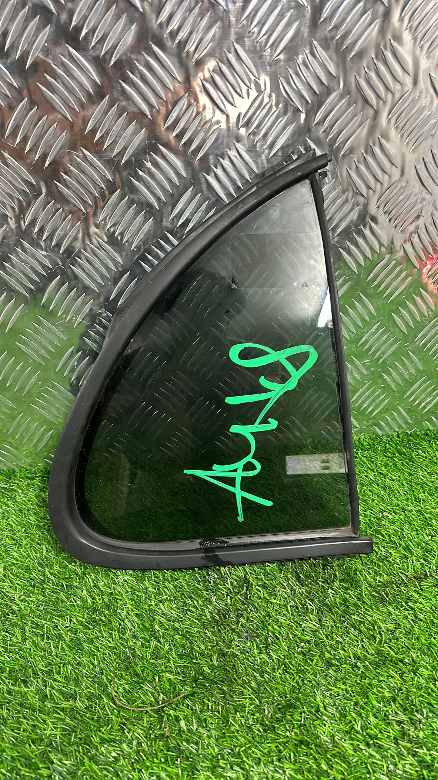 2003 - 2010 Nissan Micra Right Rear Quarter Door Glass M2L3