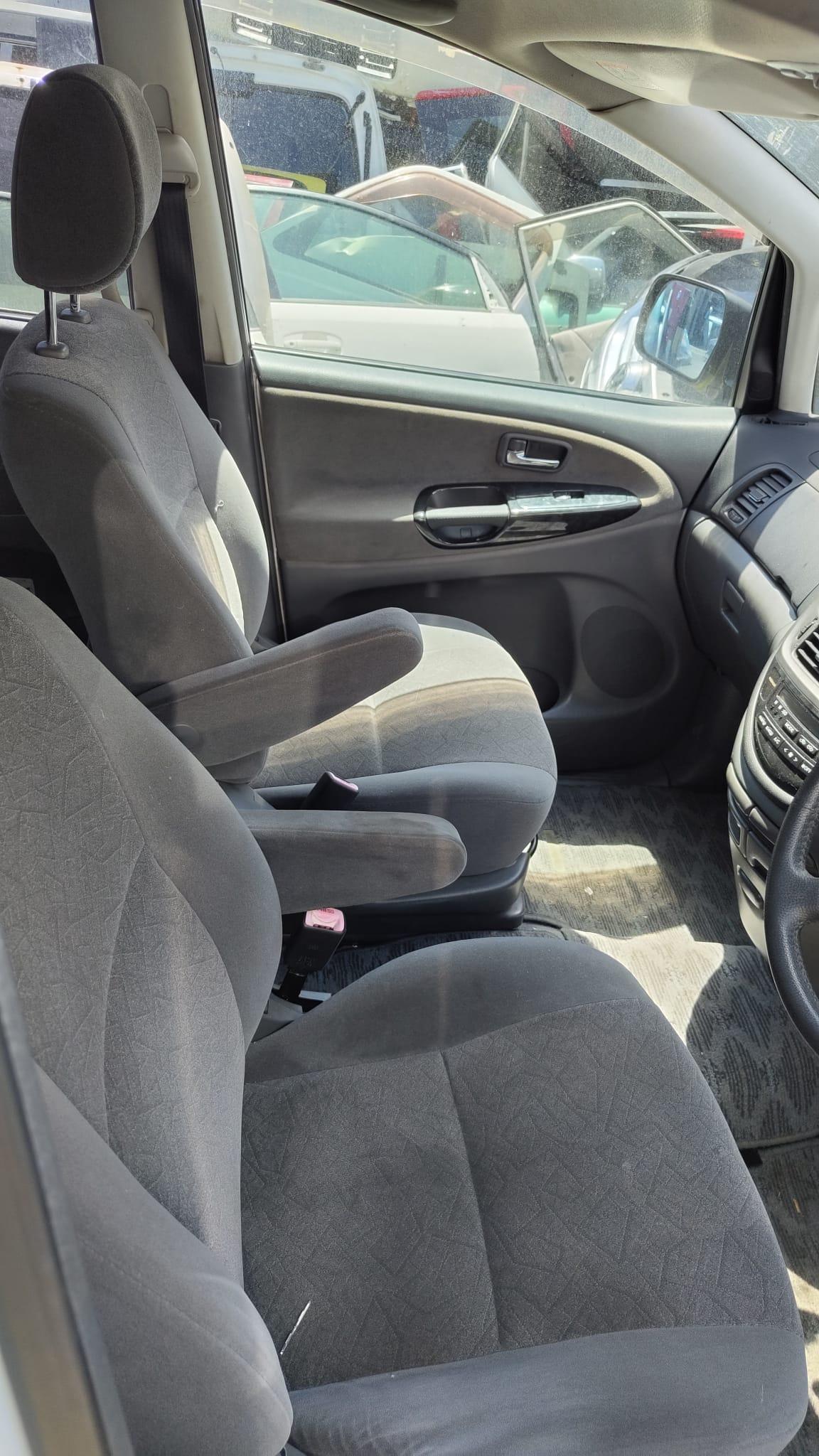 2004 Toyota Estima 2AZ-B085911 WRECKING FOR PARTS ONLY