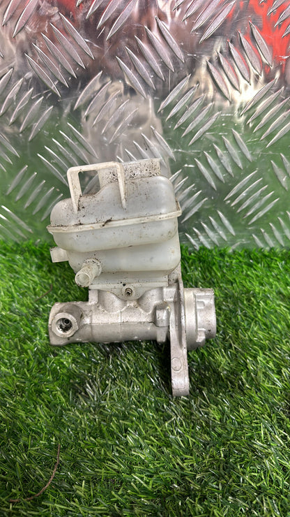 2013 - 2016 Toyota Hiace Brake Master Cylinder BOSCH 802679