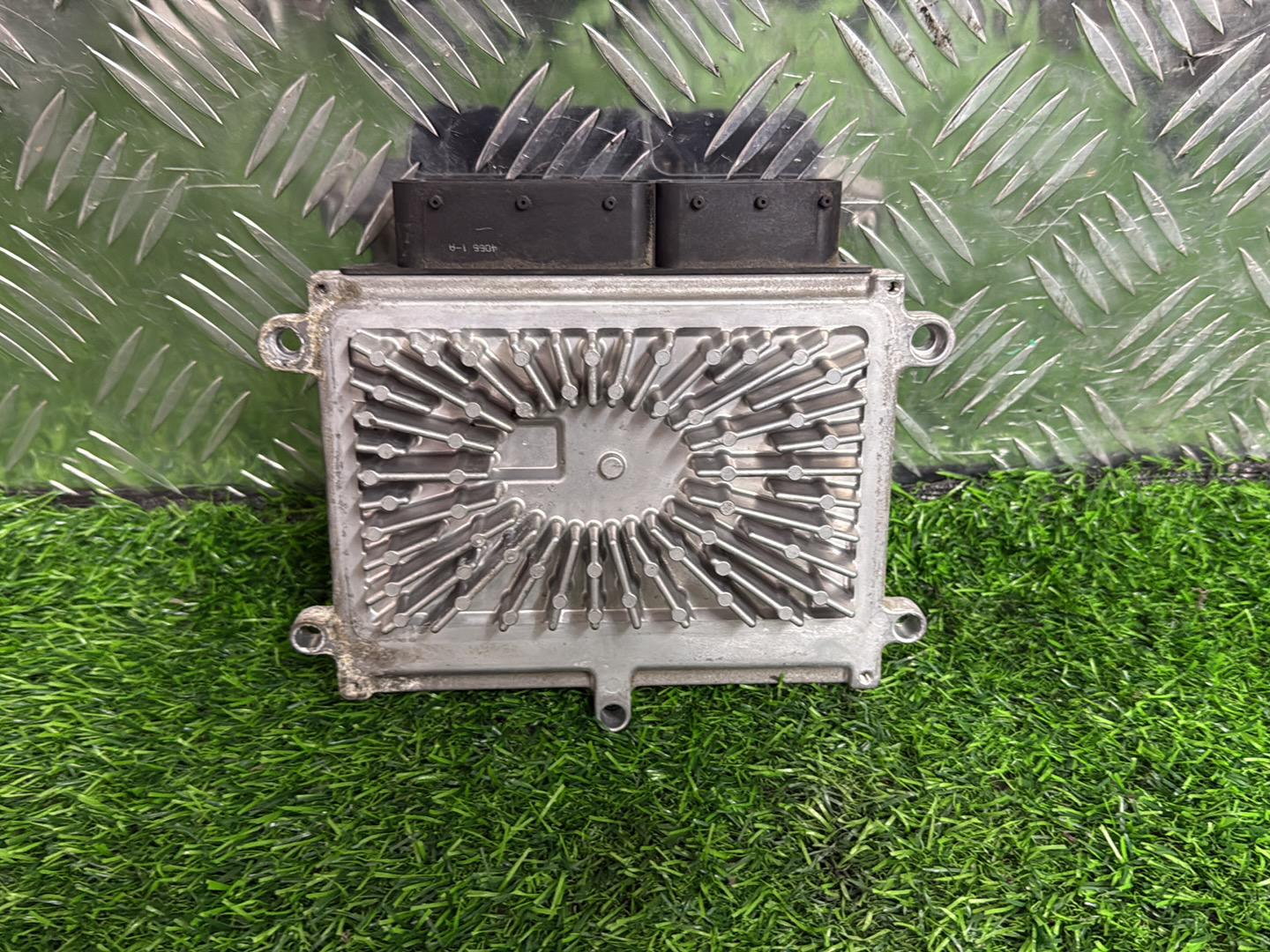 2007 - 2010 Volvo V50 ECU 279700-9290