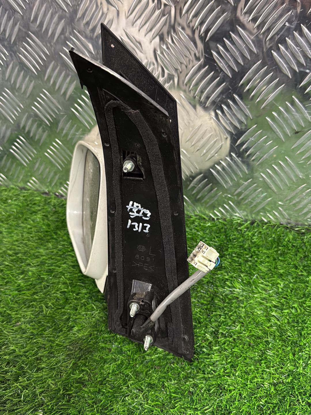 2001 - 2007 Toyota Noah Left Door Mirror