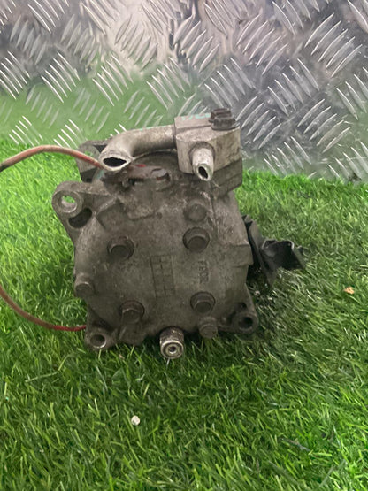 1989 - 2004 Toyota Hiace A/C Compressor 5246702211