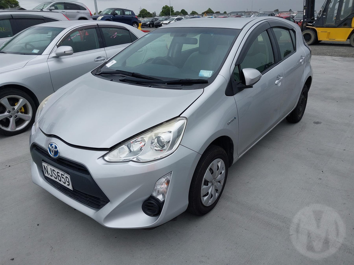 2015 Toyota Aqua 1NZ-1LM-R282964 WRECKING FOR PARTS ONLY