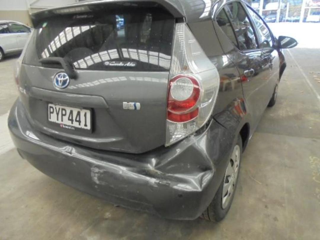 2014 Toyota Aqua 1NZ-7171119 WRECKING FOR PARTS ONLY
