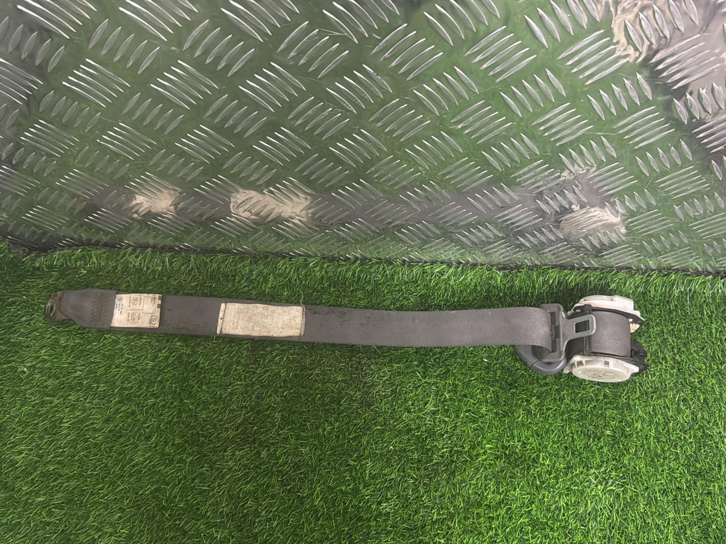 1997 - 2004 Toyota Hilux Right Front Seat Belt TK-AB0-EF495