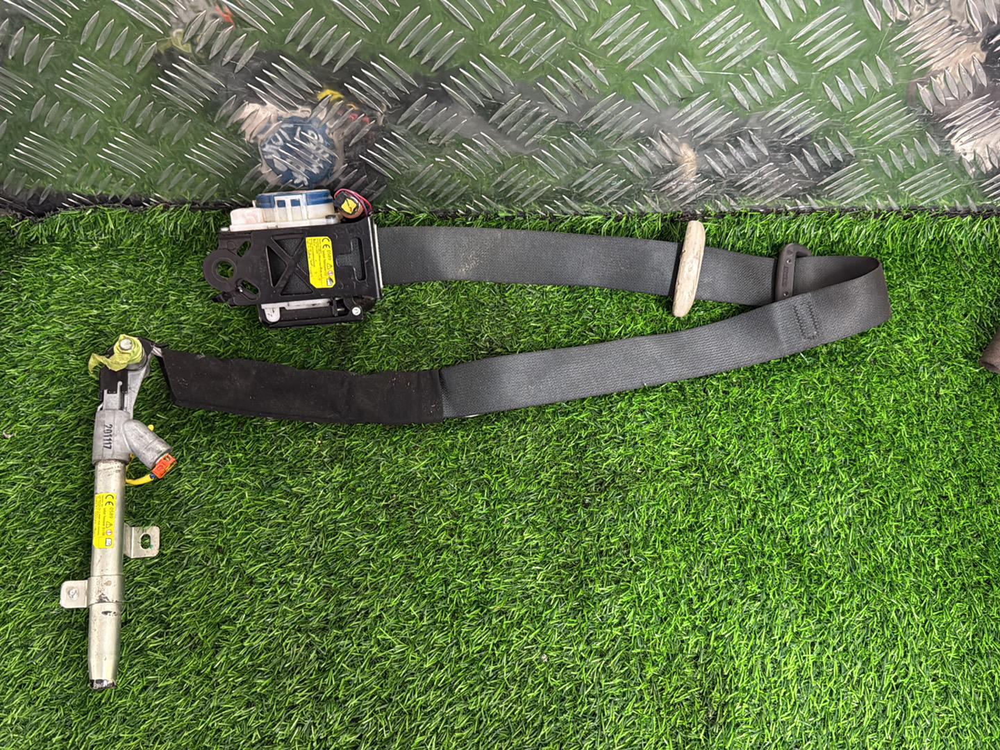 2015 - 2024 Mitsubishi Triton Right Front Seat Belt TTC-AH2-EN331