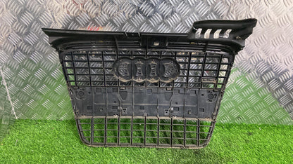 2004 - 2008 Audi A4 Grille 8E0853651M