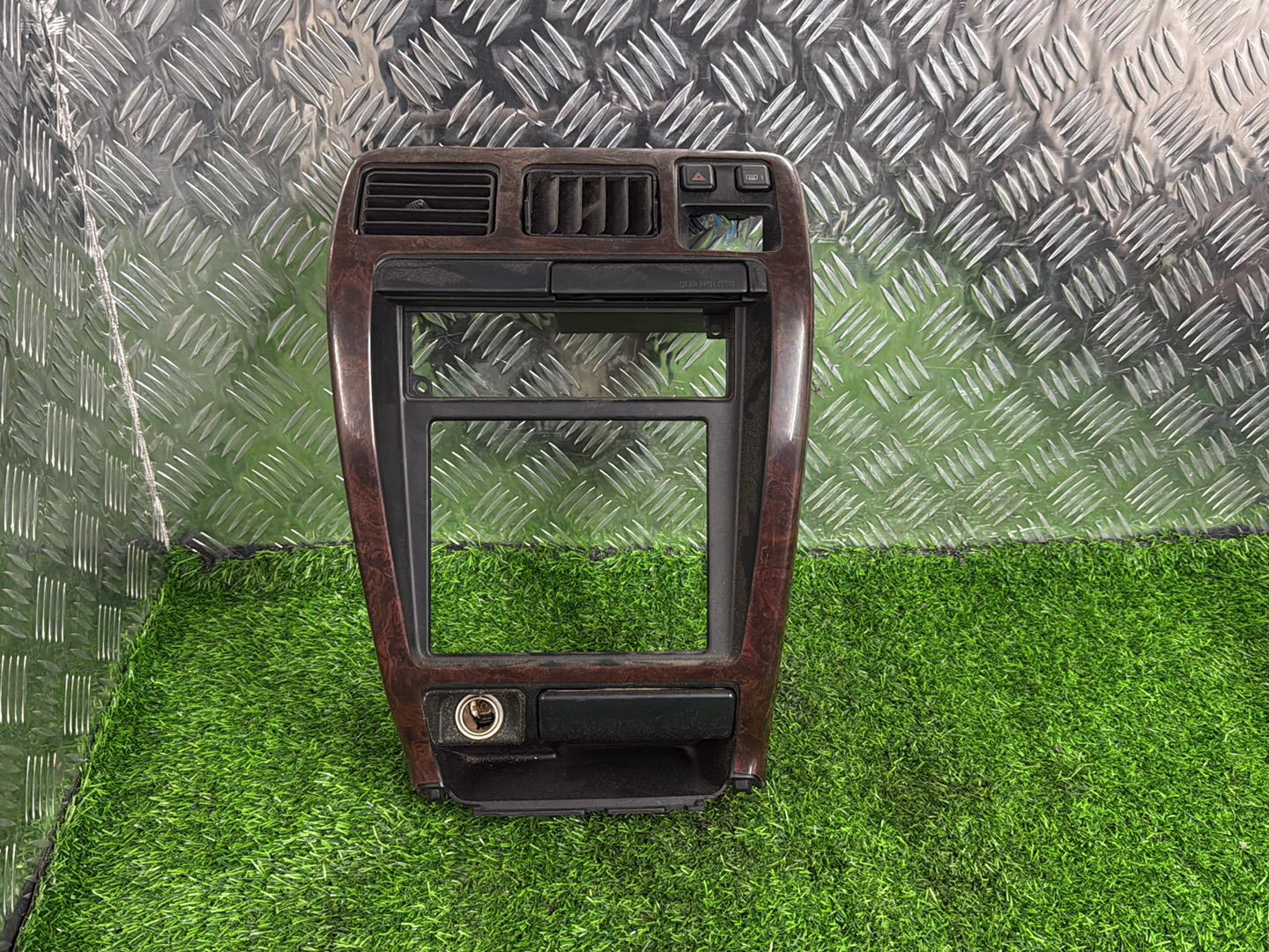 1996 - 2002 Toyota Hilux Surf Dash Vent Surround Centre 55405-35030