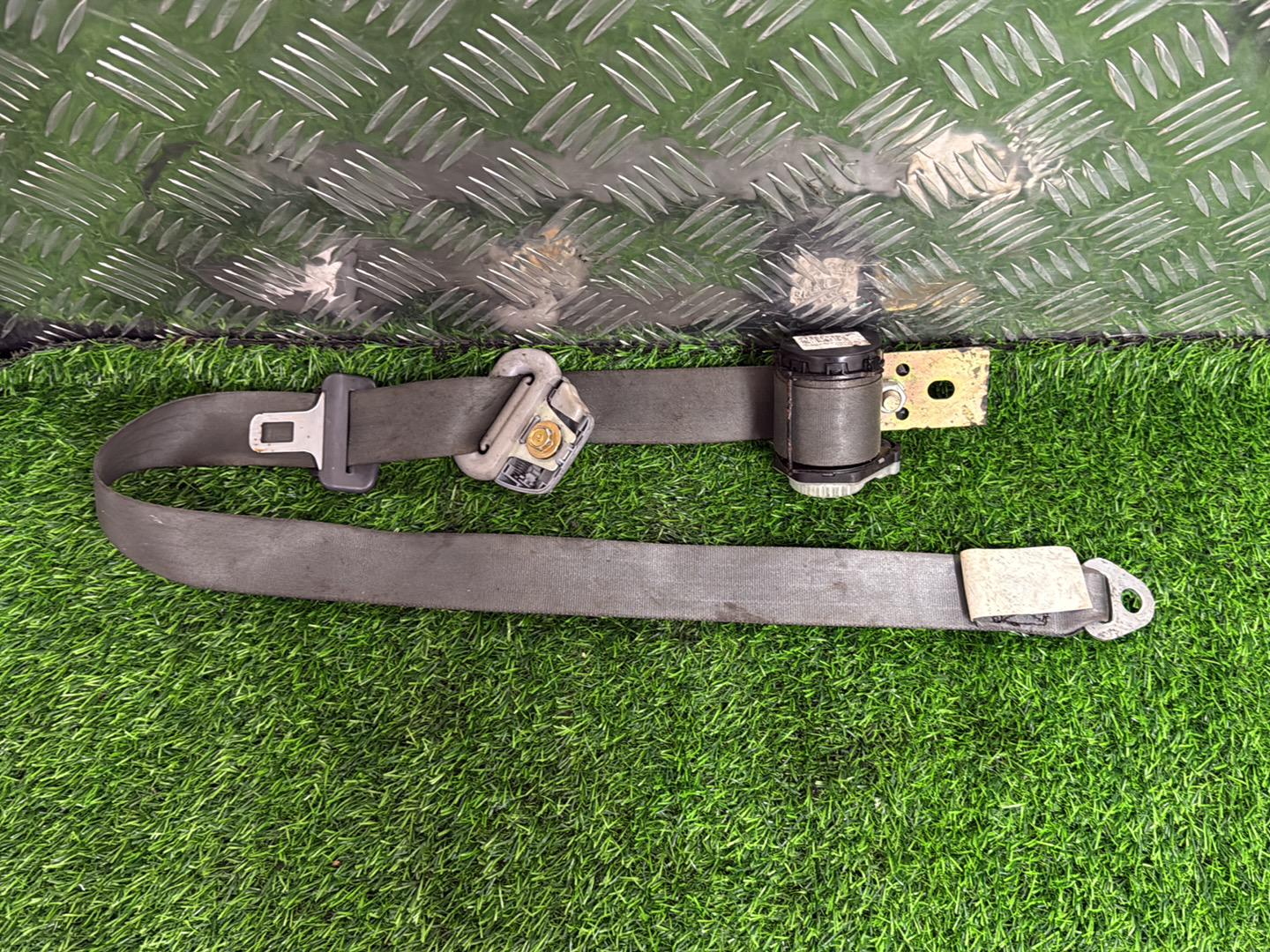 1992 - 1996 Mitsubishi Lancer Right Front Seat Belt 511708821A