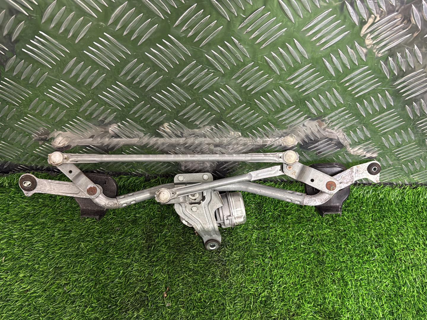 2018 - 2025 Mazda Mazda3 Front Wiper Rack Assembly 40450012 02008