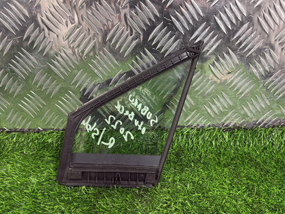 Subaru Outback Right Front Quarter Door Glass M508