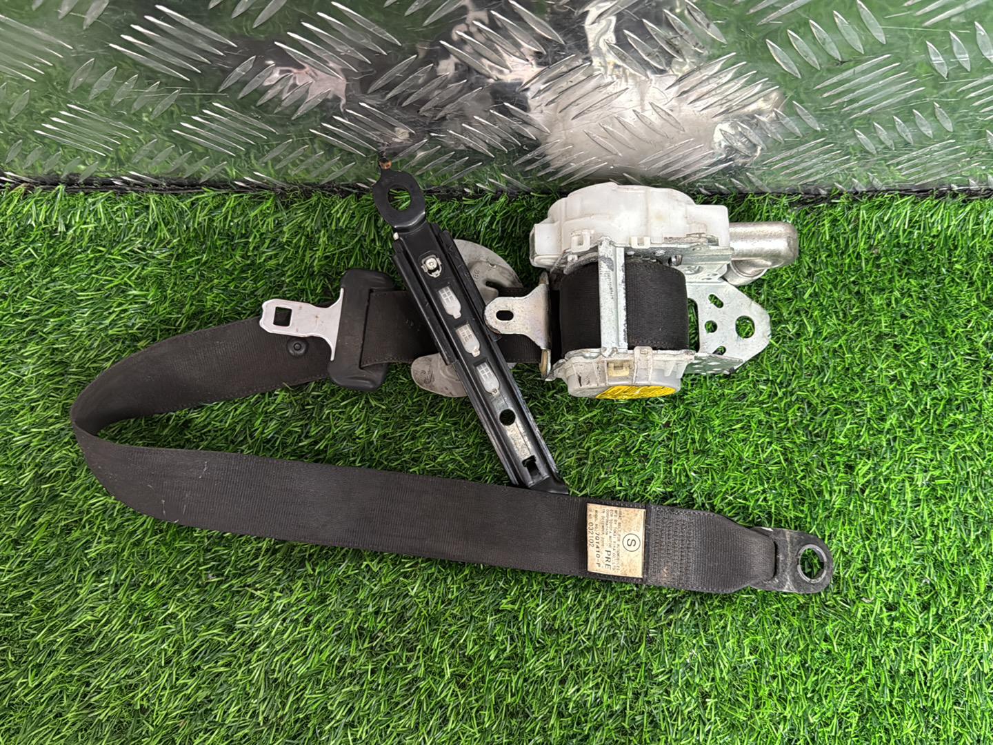 2006 - 2012 Toyota RAV4 Right Front Seat Belt 7Q1410-P
