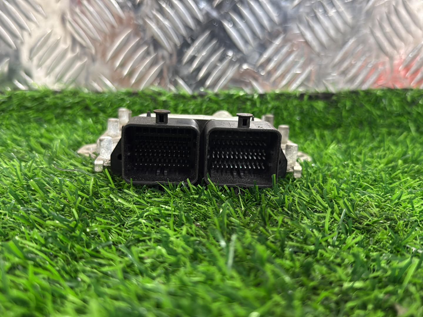 Suzuki Swift ECU 33910-81P00