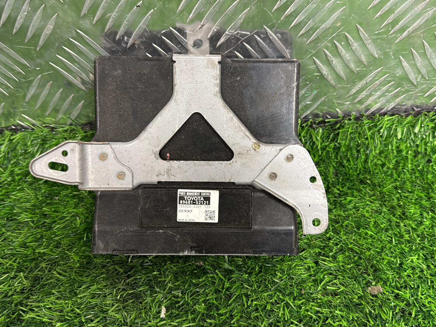 Toyota Aqua ECU 89681-52121