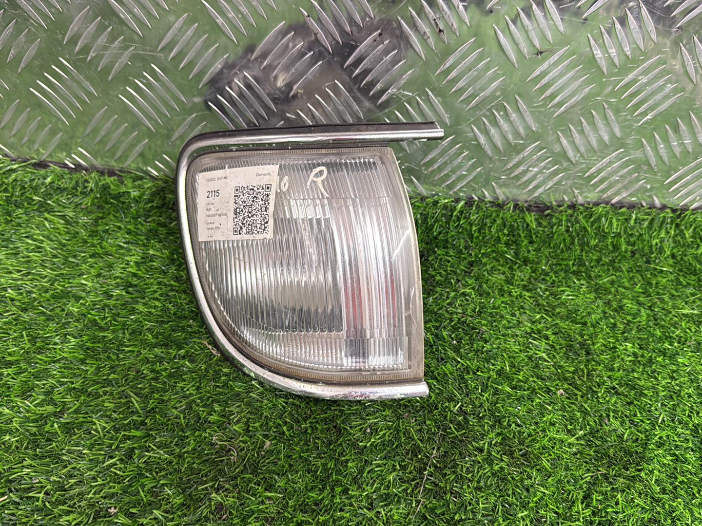 1995 - 1999 Nissan Terrano Right Indicator 120-63450