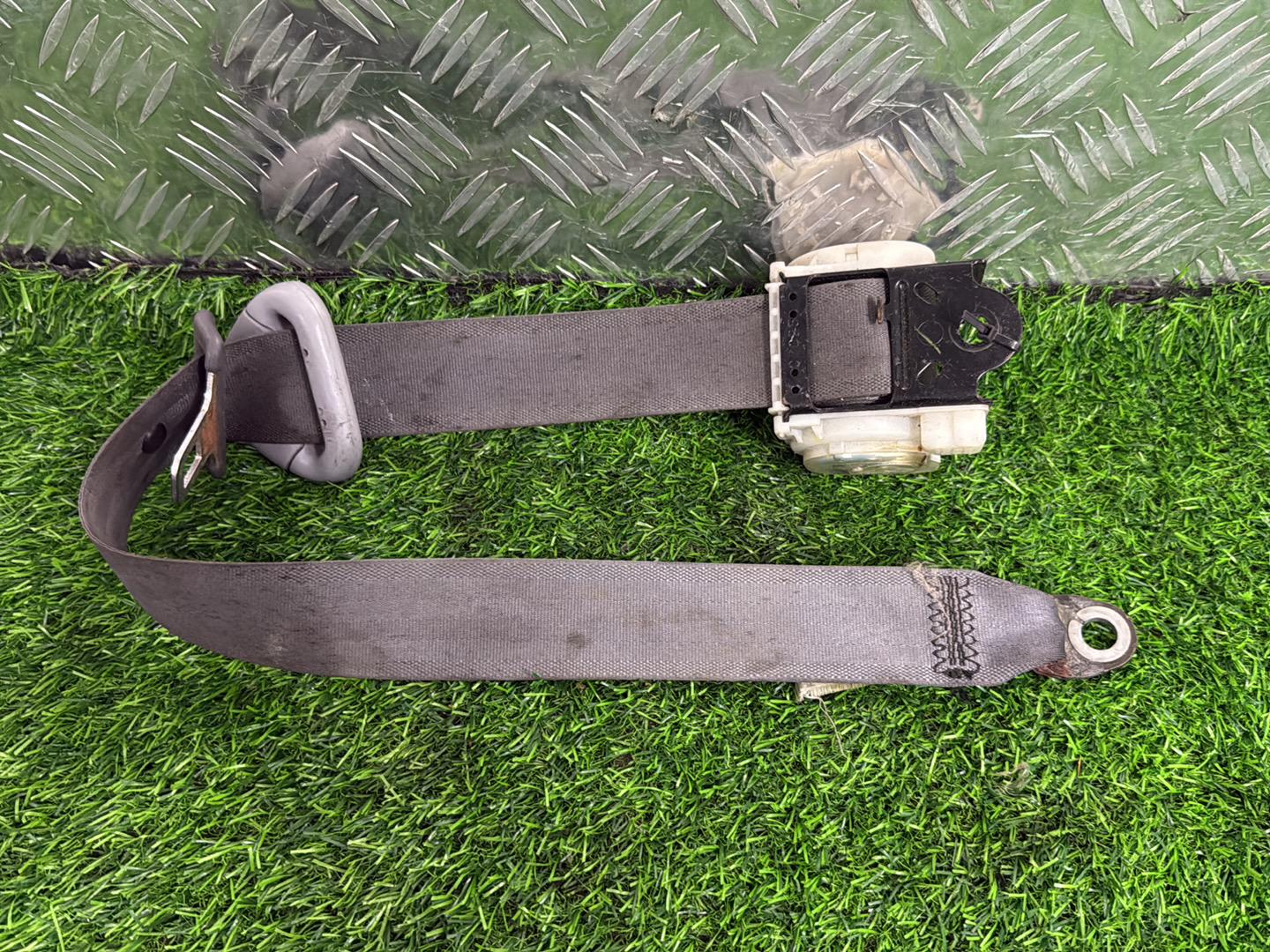 1996 - 2002 Toyota Land Cruiser Prado Left Rear Seat Belt TK-AB0-F1302