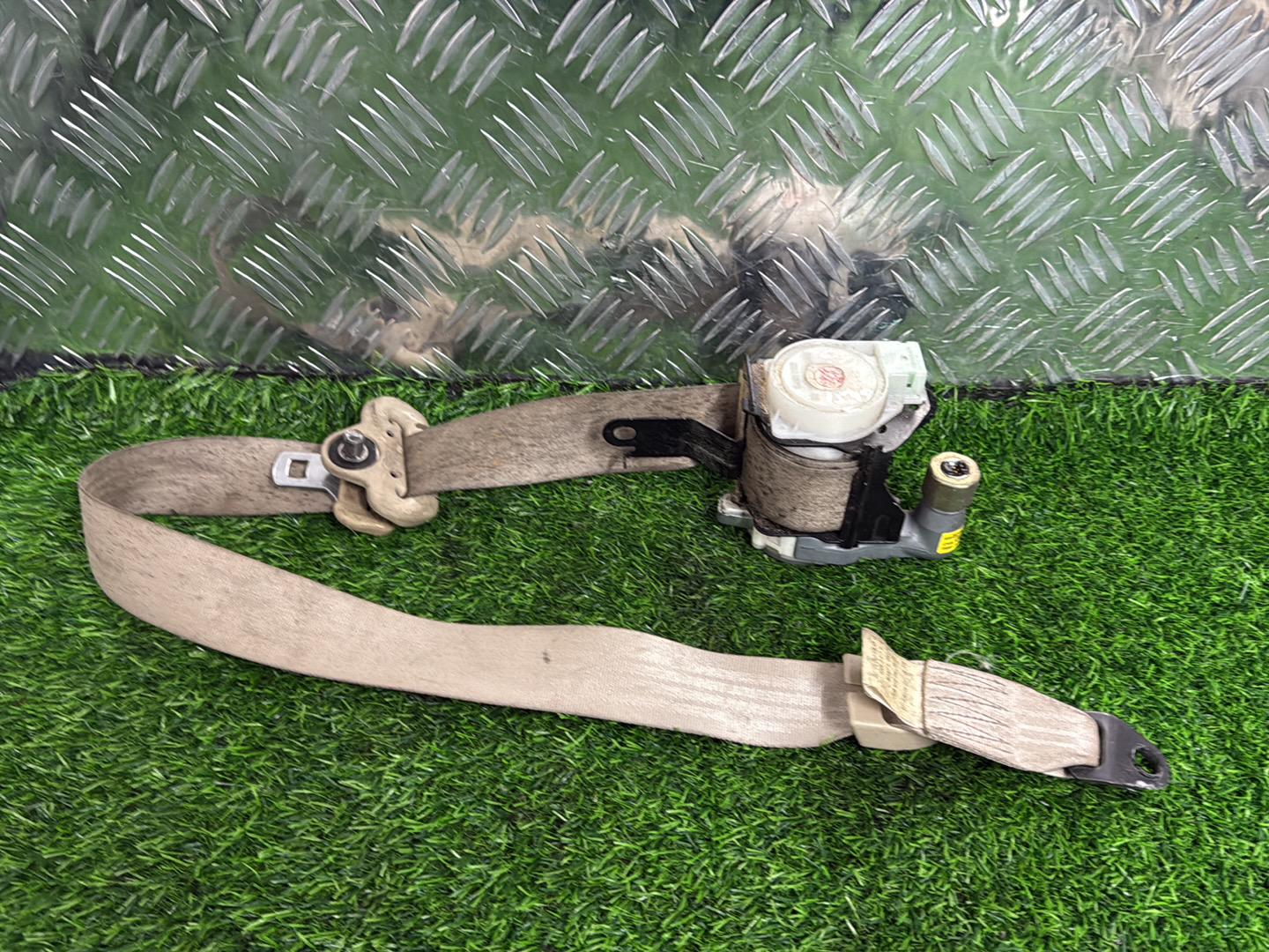 2002 - 2007 Mazda Demio Right Front Seat Belt T89339T