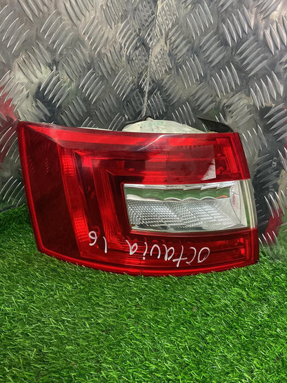 2014 - 2019 Skoda Octavia Left Taillight 5E5945095
