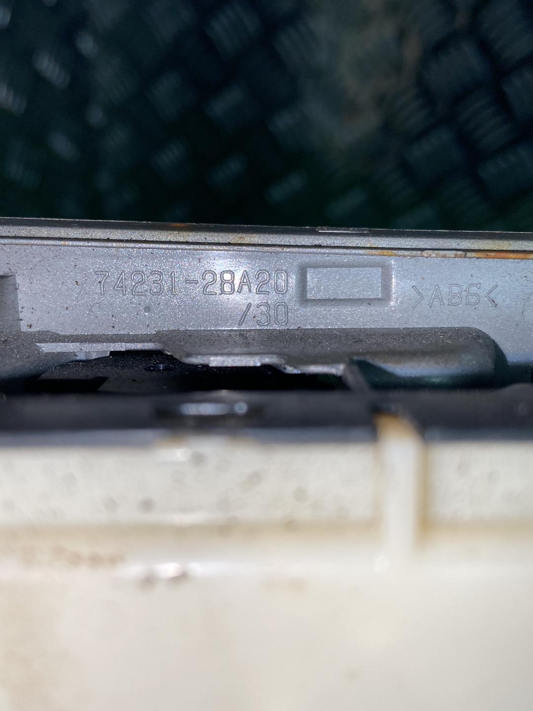 2007 - 2014 Toyota Noah Master Power Window Switch 74231-28A20