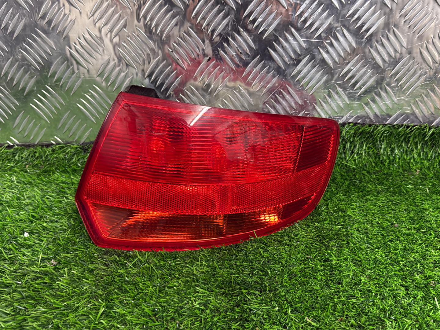 2004 - 2008 Audi A3 Right Taillight 8P4 945 096C 18S