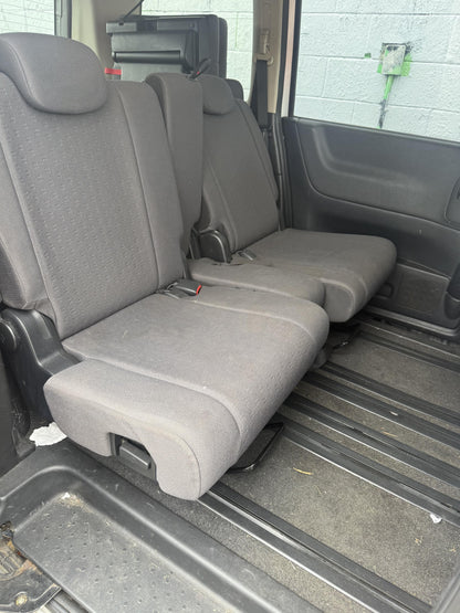 2006 Nissan Serena MR20-208299A WRECKING FOR PARTS ONLY