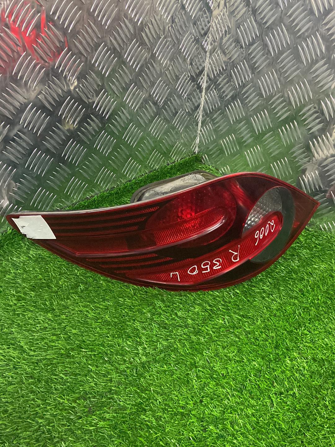 2006 - 2013 Mercedes-Benz R350 Left Taillight A2518201164
