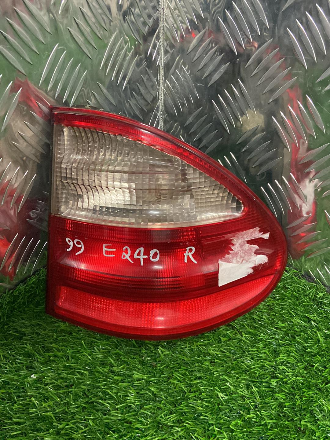 1995 - 2002 Mercedes-Benz E-Class Right Taillight A2108205464