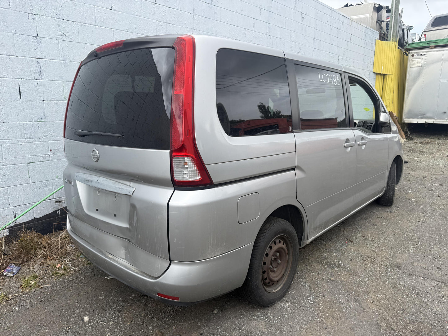 2006 Nissan Serena MR20-208299A WRECKING FOR PARTS ONLY