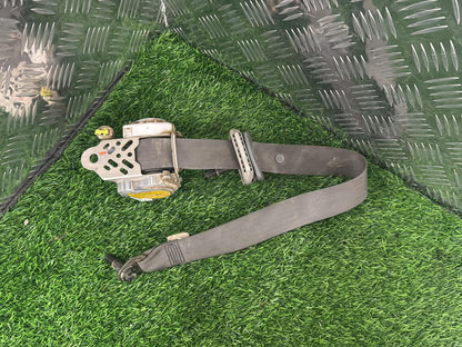 Toyota Hilux Left Front Seat Belt 7P7050-P