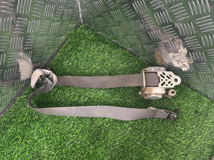 Toyota Hilux Right Front Seat Belt 7M1050-P