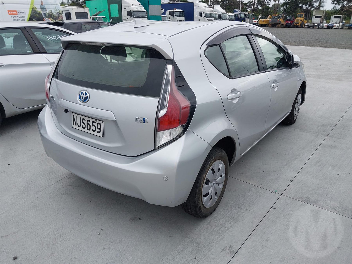 2015 Toyota Aqua 1NZ-1LM-R282964 WRECKING FOR PARTS ONLY