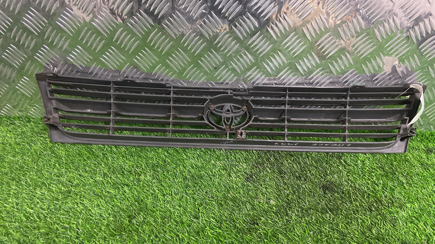 1997 - 2001 Toyota Hiace Grille 5311126150