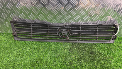1997 - 2001 Toyota Hiace Grille 5311126150