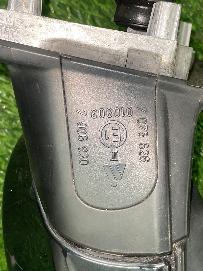 2004 - 2011 BMW 320i Right Door Mirror 7906930