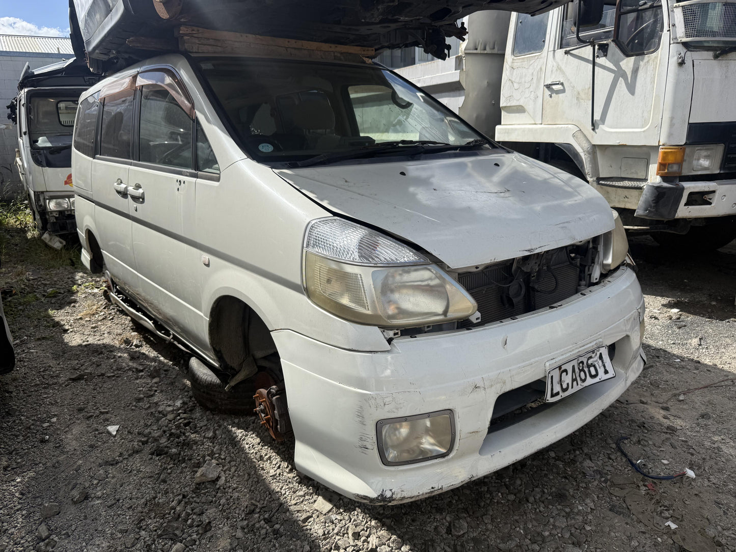 2005 Nissan Serena QR20-524862A WRECKING FOR PARTS ONLY