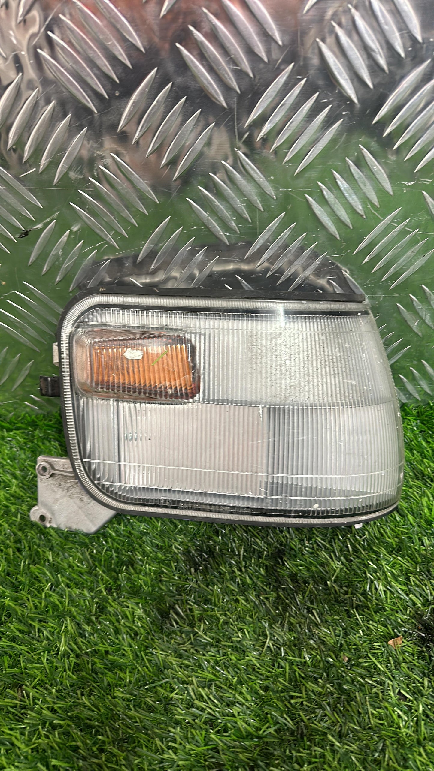 1990 - 2011 Mitsubishi L300 Right Indicator Koito 212-87460